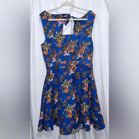 NWOT MODCLOTH BURSTING WITH OPTIMISM FIT & FLARE DRESS - Picture 4 of 5